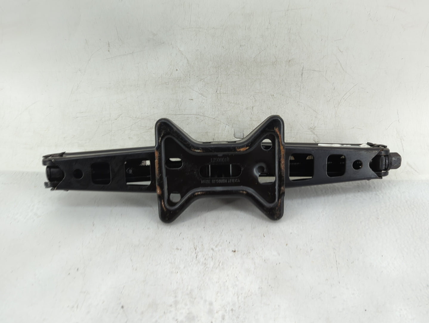 2005 Chevrolet Malibu Spare Scissor Car Jack 1415754 - Oemusedautoparts1.com