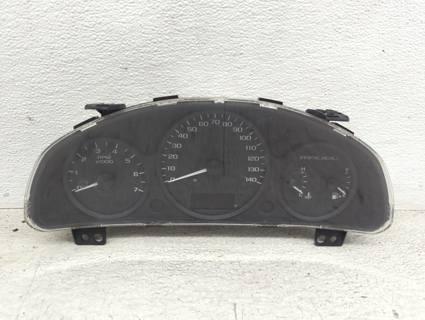 2004-2005 Chevrolet Malibu Instrument Cluster Speedometer Gauges P/N:22732544 Fits Fits 2004 2005 OEM Used Auto Parts - Oemu