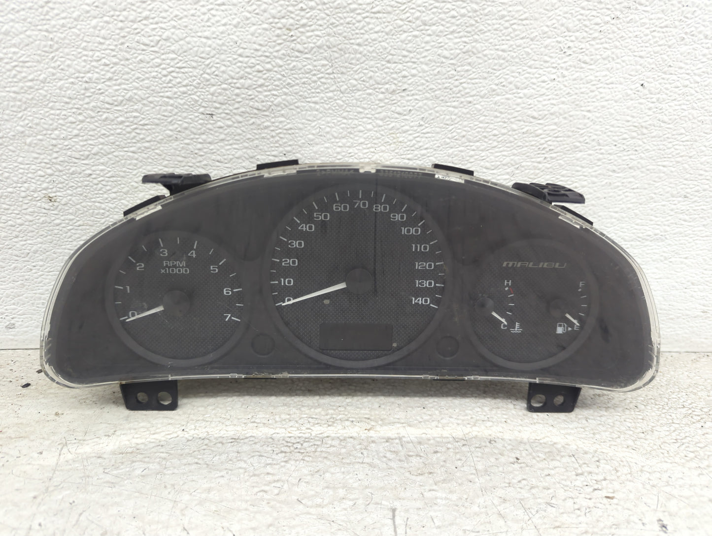 2004-2005 Chevrolet Malibu Instrument Cluster Speedometer Gauges P/N:22732544 Fits Fits 2004 2005 OEM Used Auto Parts - Oemu