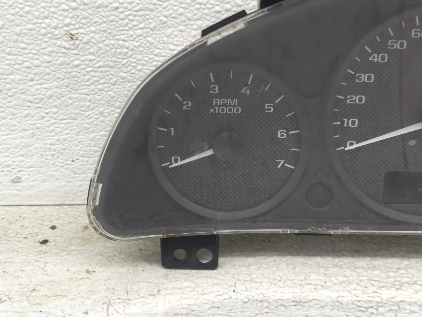 2004-2005 Chevrolet Malibu Instrument Cluster Speedometer Gauges P/N:22732544 Fits Fits 2004 2005 OEM Used Auto Parts - Oemu