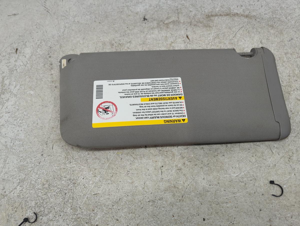 2005 Chevrolet Malibu Sun Visor Shade Replacement Passenger Right Mirror Fits OEM Used Auto Parts - Oemusedautoparts1.com