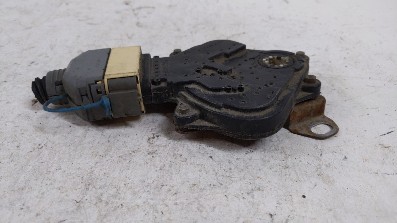 2005 Chevrolet Malibu Chassis Control Module Ccm Bcm Body Control - Oemusedautoparts1.com
