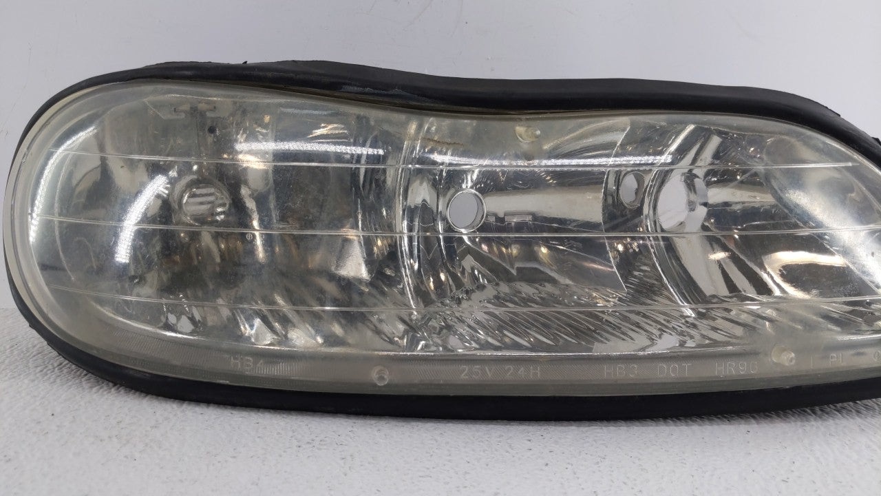 1997-2005 Chevrolet Malibu Passenger Right Oem Head Light Headlight Lamp - Oemusedautoparts1.com