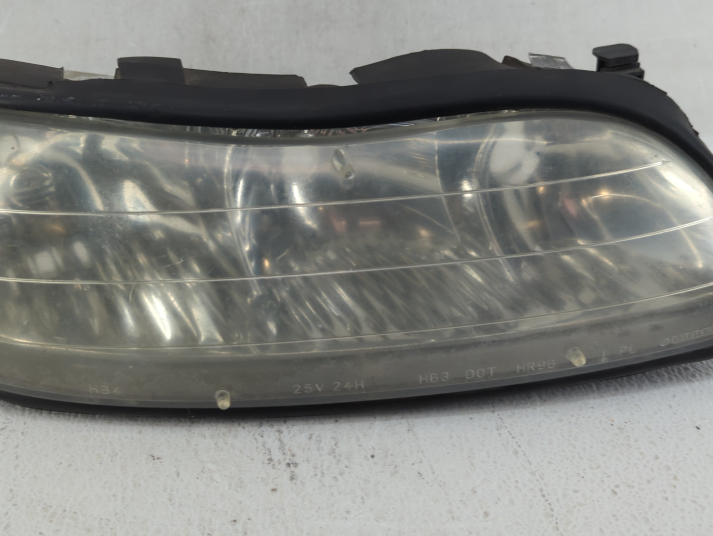 1997-2005 Chevrolet Malibu Passenger Right Oem Head Light Headlight Lamp - Oemusedautoparts1.com