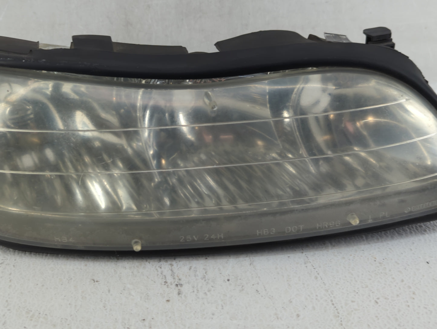 1997-2005 Chevrolet Malibu Passenger Right Oem Head Light Headlight Lamp - Oemusedautoparts1.com