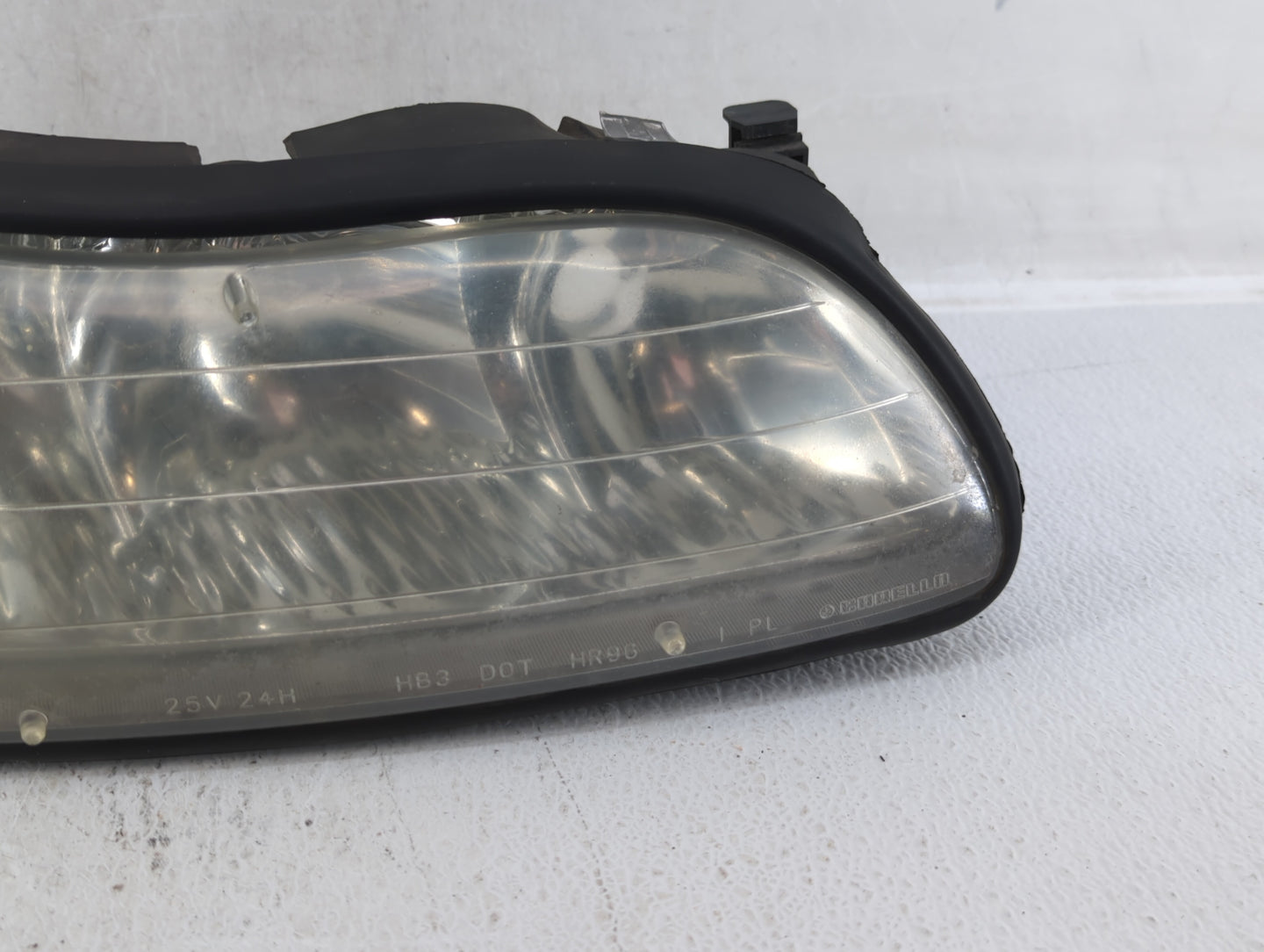 1997-2005 Chevrolet Malibu Passenger Right Oem Head Light Headlight Lamp - Oemusedautoparts1.com