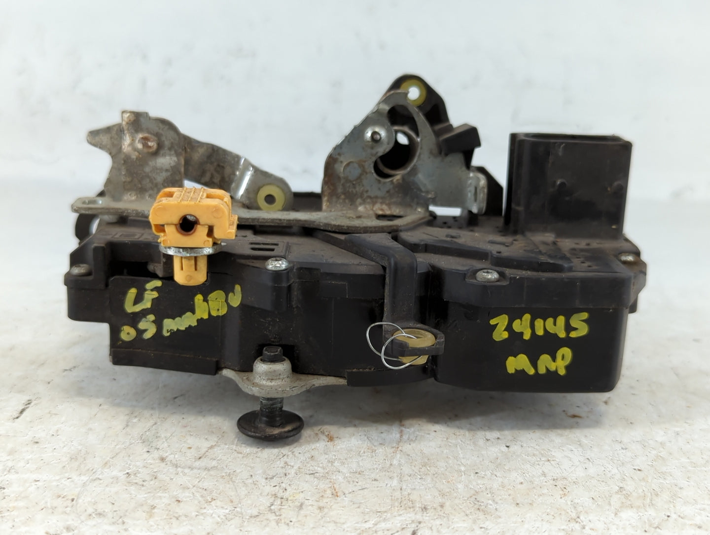 2005 Chevrolet Malibu Door Latch - Oemusedautoparts1.com