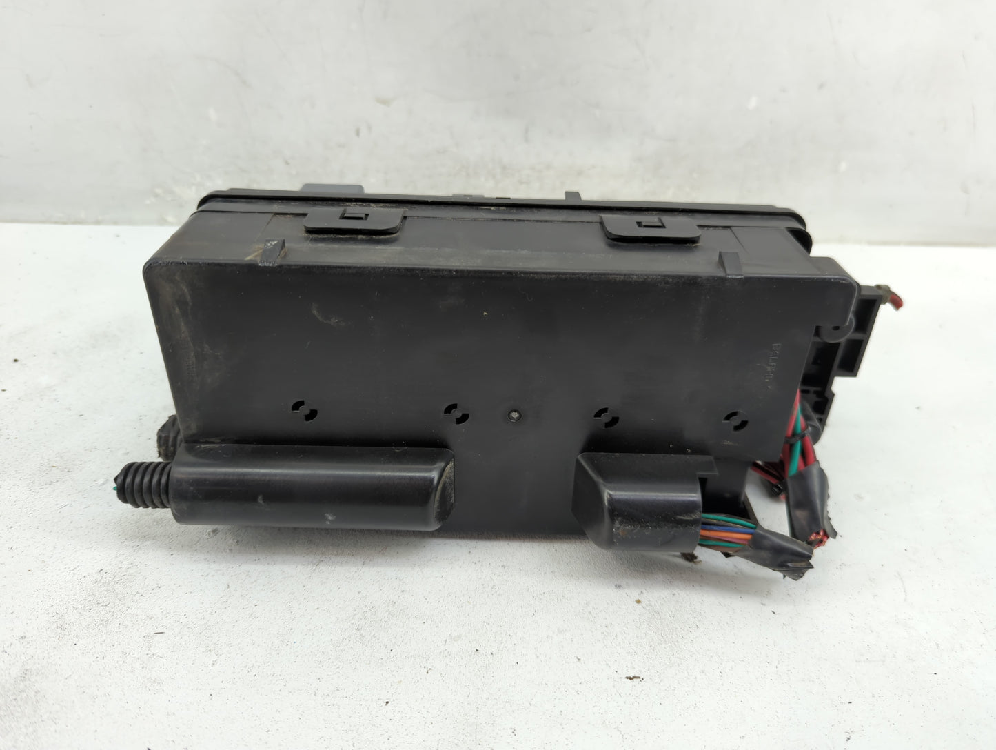 2005 Chevrolet Malibu Fusebox Fuse Box Panel Relay Module Fits OEM Used Auto Parts - Oemusedautoparts1.com