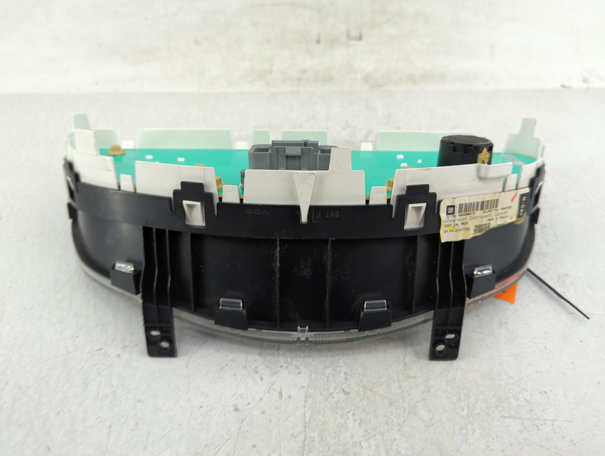2005 Chevrolet Malibu Instrument Cluster Speedometer Gauges P/N:15907532 21997725 Miles:99K Fits OEM Used Auto Parts - Oemus