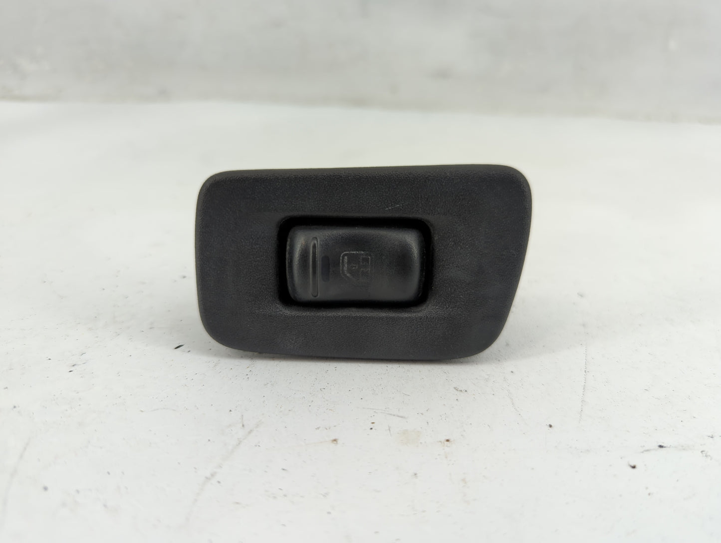 2000-2005 Chevrolet Malibu Master Power Window Switch Replacement Driver Side Left P/N:22610488 Fits OEM Used Auto Parts - O