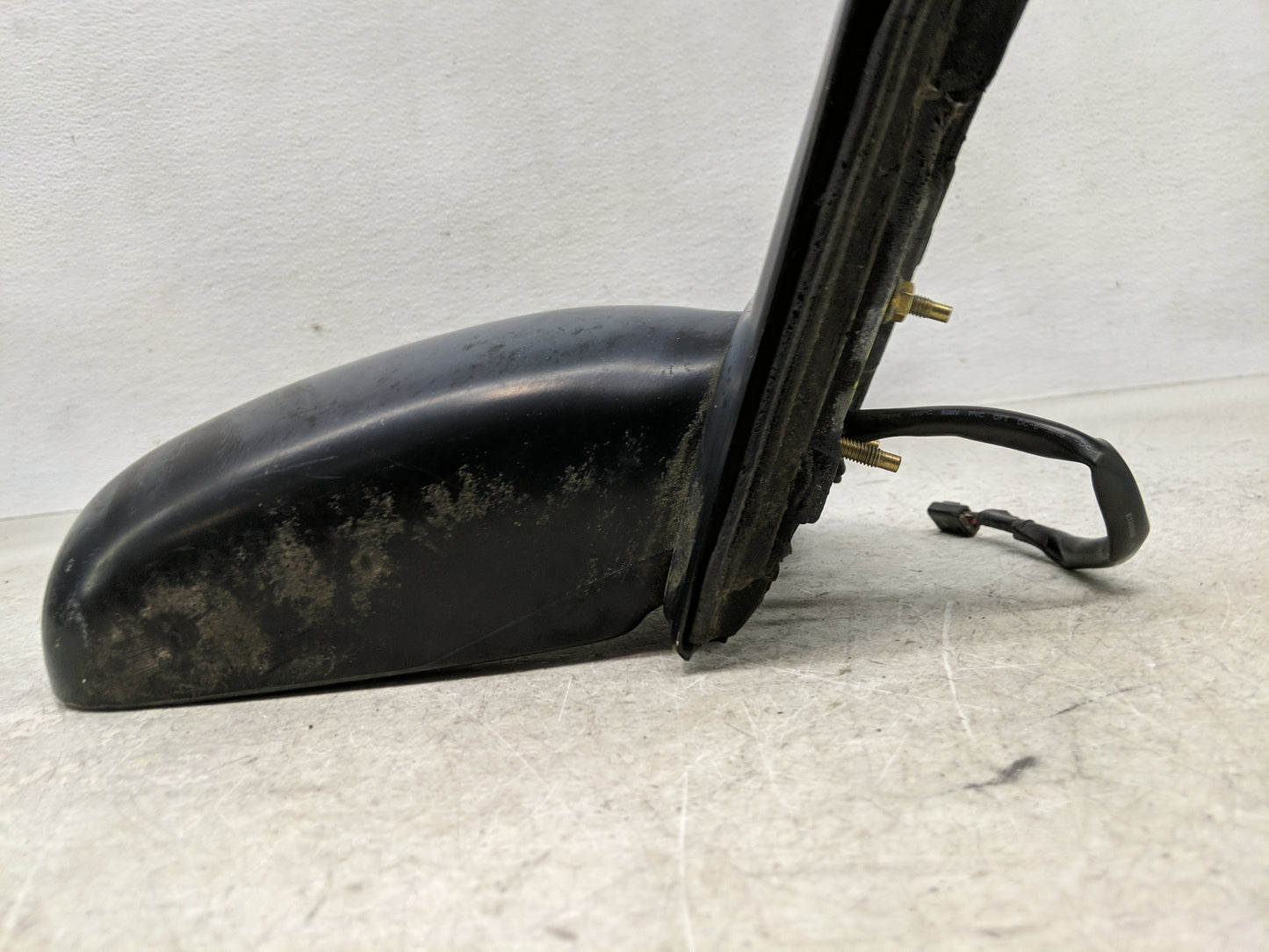 2005 Chevrolet Malibu Driver Side View Mirror - Left Door Mirror OEM Used - Oemusedautoparts1.com