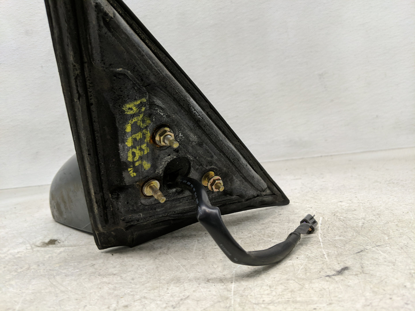 2005 Chevrolet Malibu Driver Side View Mirror - Left Door Mirror OEM Used - Oemusedautoparts1.com