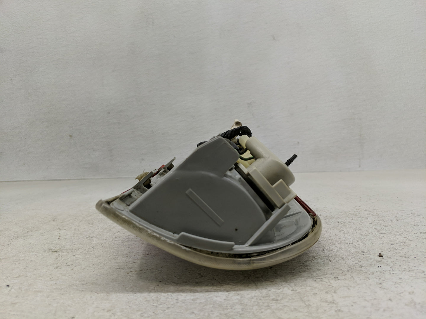 2005 Chevrolet S10 Blazer Tail Light Assembly Driver Left OEM P/N:16518499 B Fits OEM Used Auto Parts - Oemusedautoparts1.co