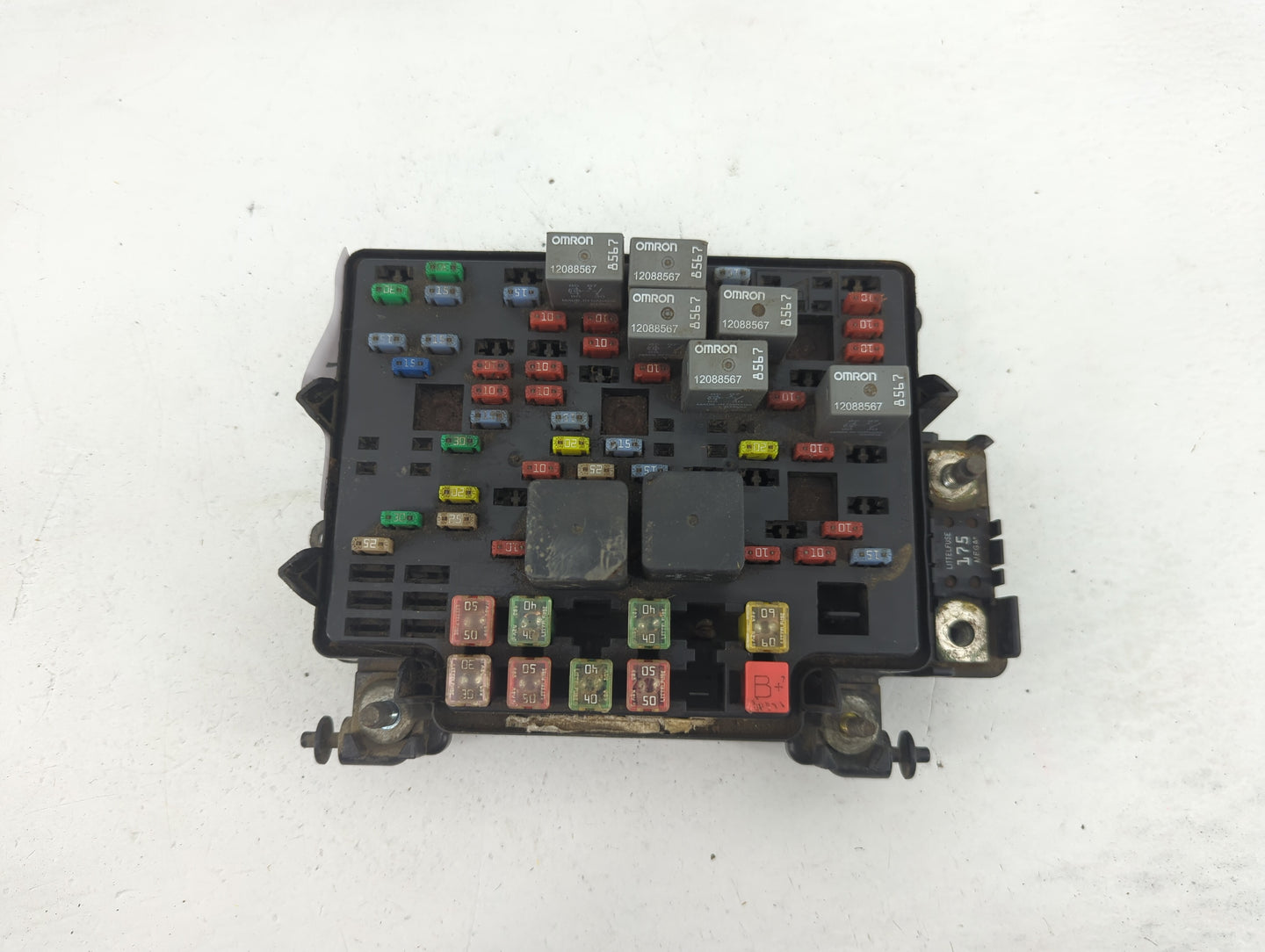 2003-2005 Chevrolet Silverado Fusebox Fuse Box Panel Relay Module P/N:15177120-01 Fits Fits 2003 2004 2005 2006 OEM Used Aut