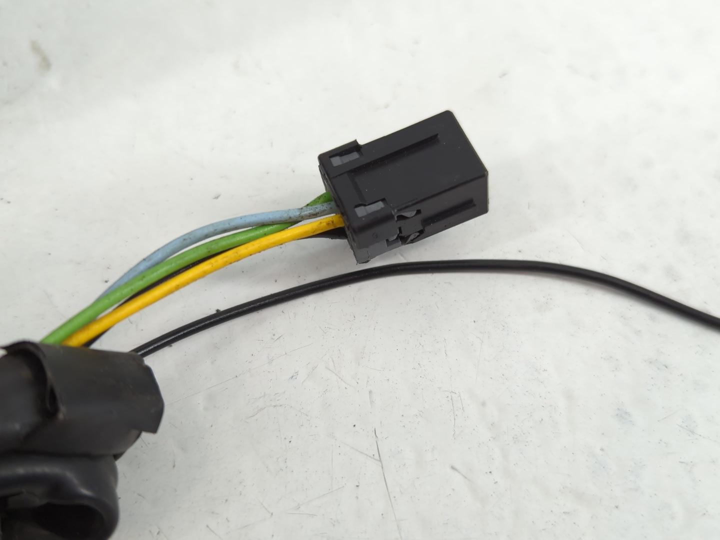 2003-2007 Chevrolet Silverado 1500 Driver Side View Mirror - Left Door Mirror OEM Used - Oemusedautoparts1.com