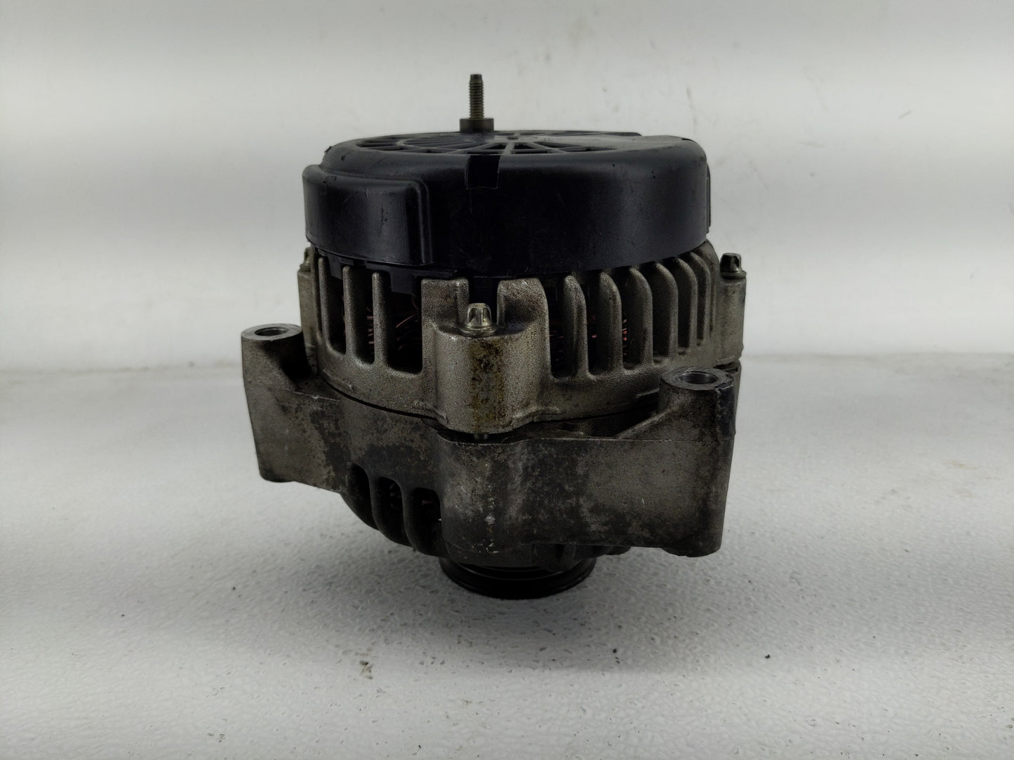 2002-2005 Chevrolet Silverado 1500 Alternator Replacement Generator Charging Assembly Engine OEM P/N:45755616 Fits OEM Used 