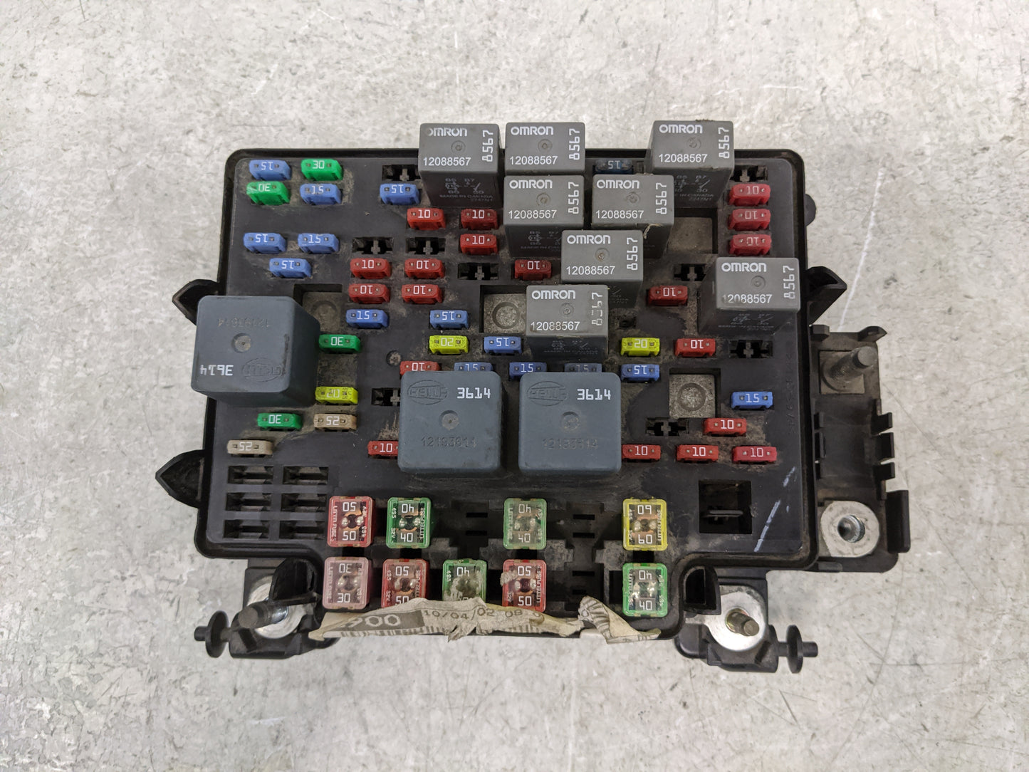 2003-2005 Chevrolet Silverado 1500 Fusebox Fuse Box Panel Relay Module P/N:15177117-01 Fits Fits 2003 2004 2005 2006 OEM Use