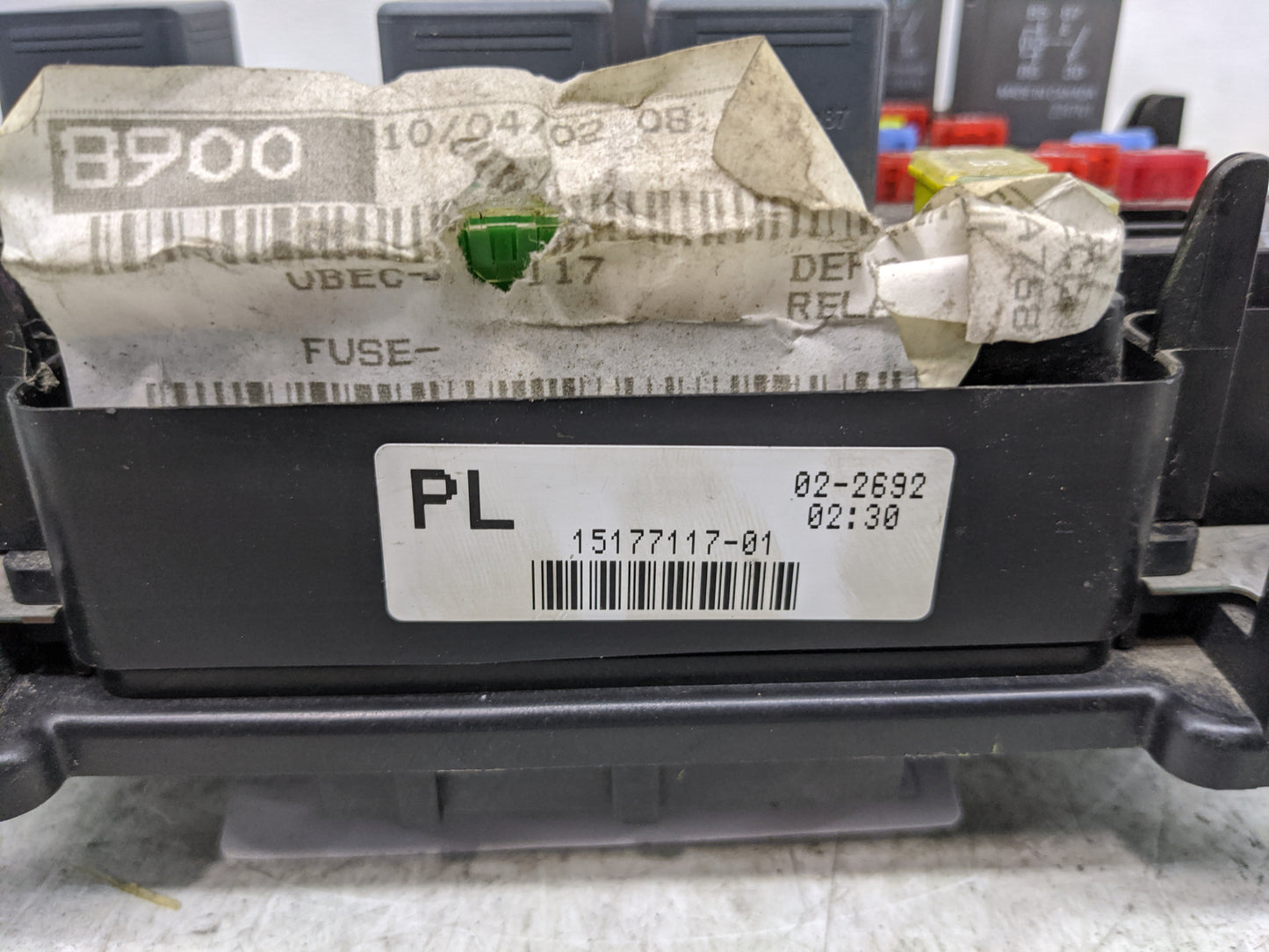 2003-2005 Chevrolet Silverado 1500 Fusebox Fuse Box Panel Relay Module P/N:15177117-01 Fits Fits 2003 2004 2005 2006 OEM Use