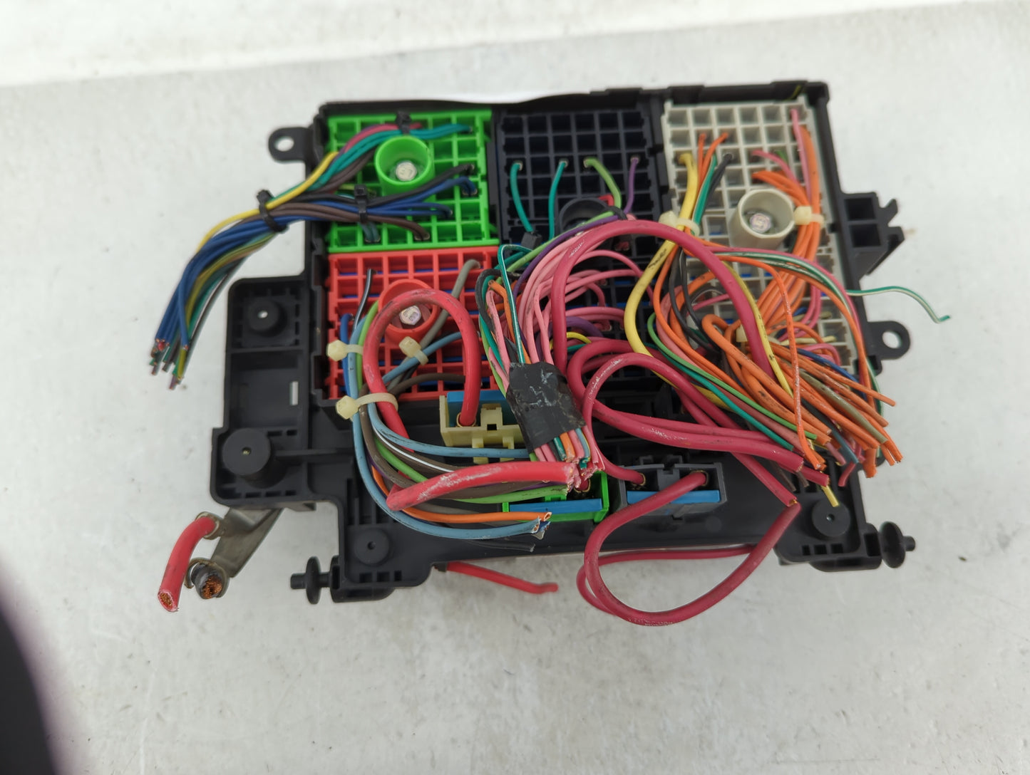 2003-2005 Chevrolet Silverado 1500 Fusebox Fuse Box Panel Relay Module P/N:15115615-02 Fits Fits 2003 2004 2005 2006 OEM Use