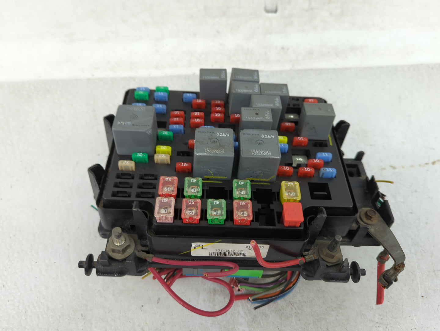 2003-2005 Chevrolet Silverado 1500 Fusebox Fuse Box Panel Relay Module P/N:15115615-02 Fits Fits 2003 2004 2005 2006 OEM Use