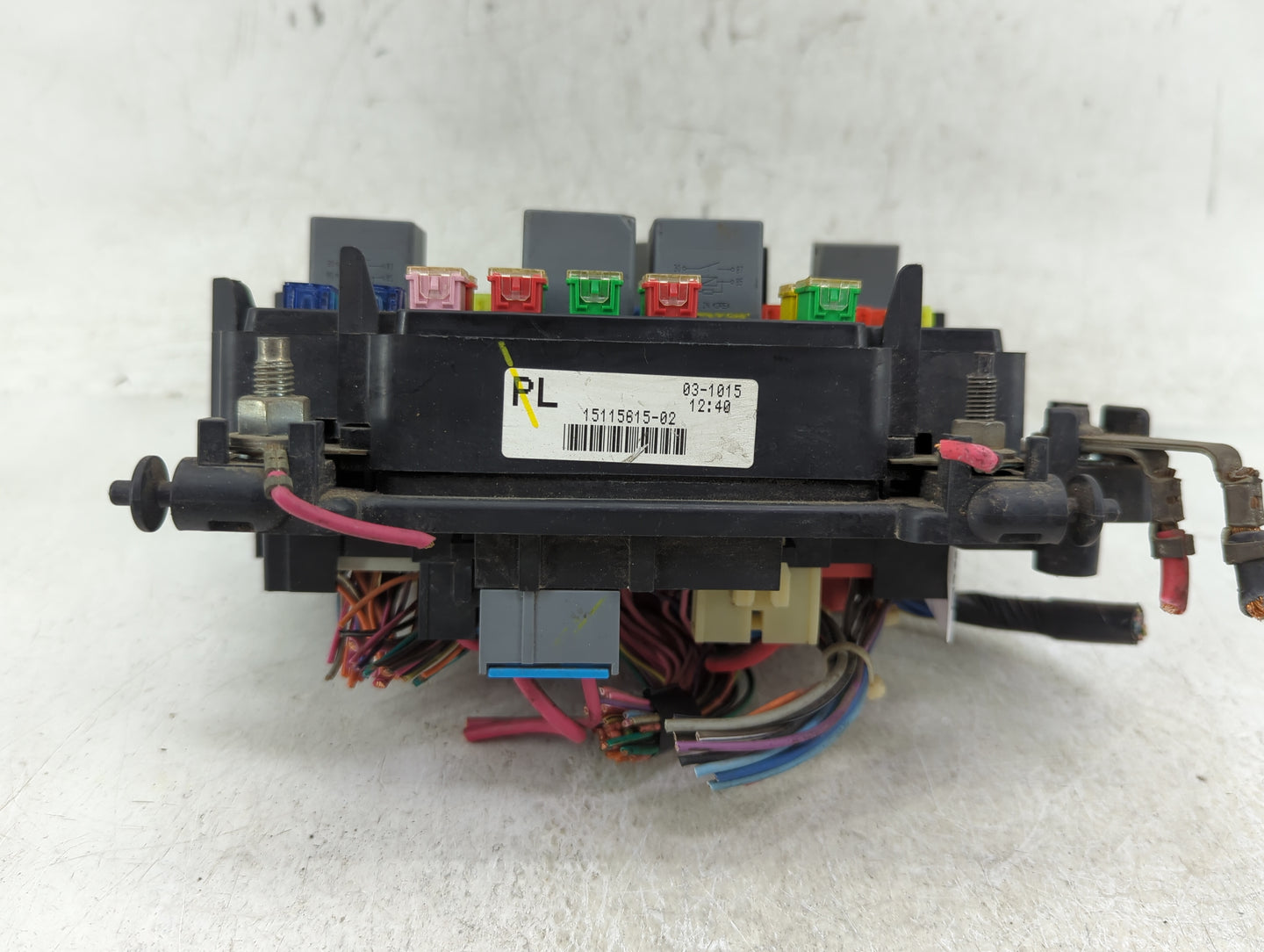 2003-2005 Chevrolet Silverado 1500 Fusebox Fuse Box Panel Relay Module P/N:15115615-02 Fits Fits 2003 2004 2005 2006 OEM Use
