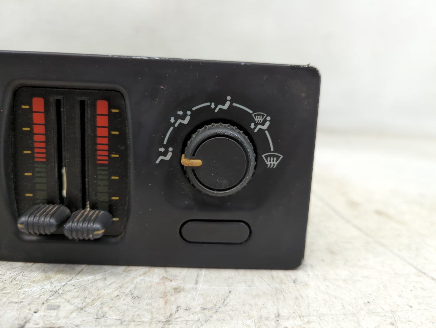 2005-2007 Chevrolet Silverado 1500 Climate Control Module Temperature AC/Heater Replacement P/N:10370033 Fits Fits 2005 2006