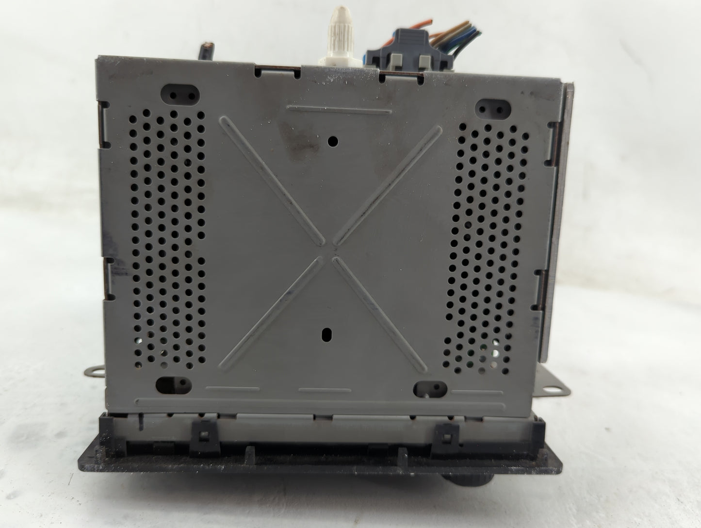 2003-2005 Chevrolet Silverado 1500 Radio AM FM Cd Player Receiver Replacement Fits Fits 2003 2004 2005 2006 OEM Used Auto Pa