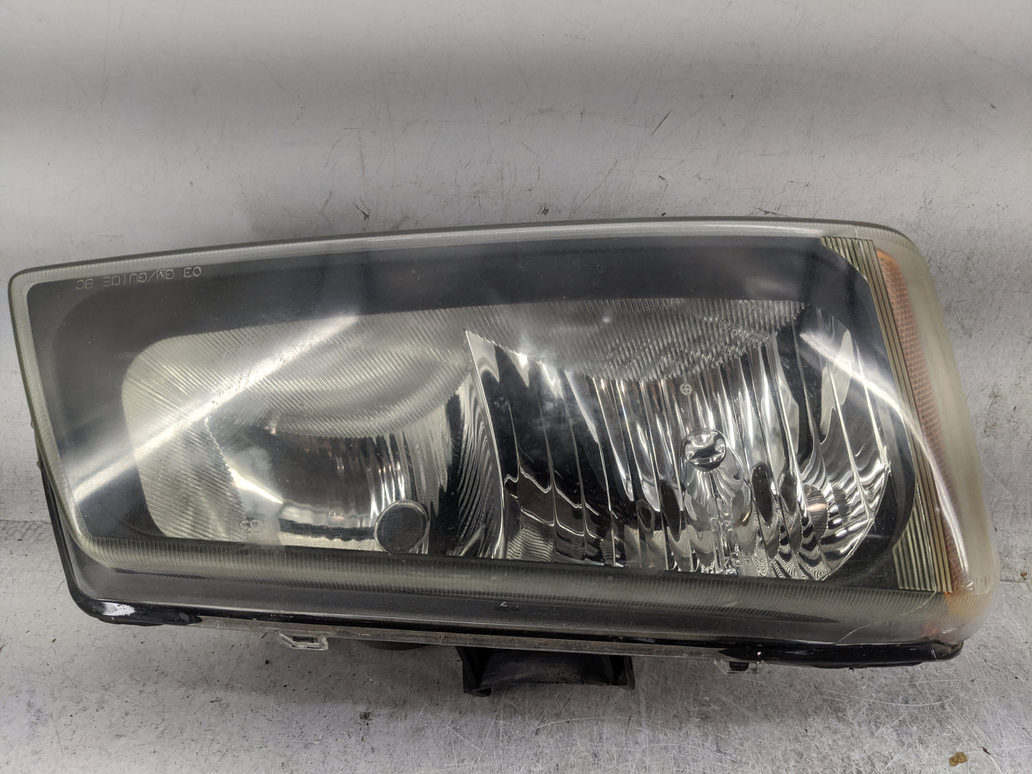 2005 Silverado 1500 Passenger Right Oem Head Light Headlight Lamp - Oemusedautoparts1.com