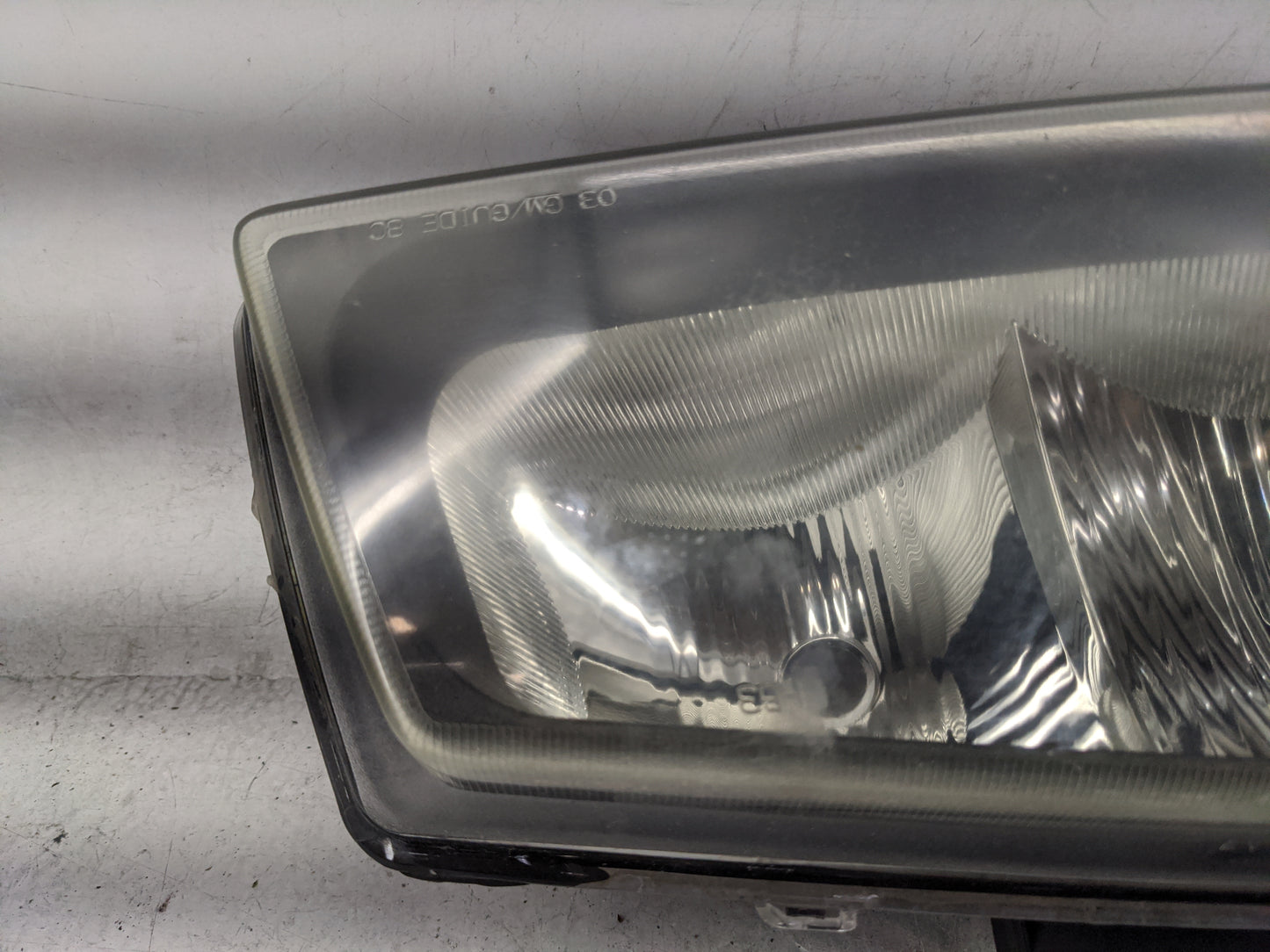 2005 Silverado 1500 Passenger Right Oem Head Light Headlight Lamp - Oemusedautoparts1.com