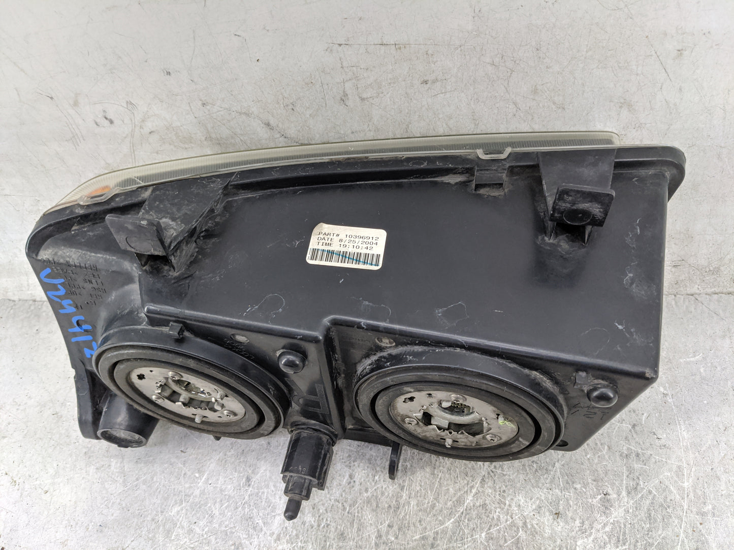 2005 Silverado 1500 Passenger Right Oem Head Light Headlight Lamp - Oemusedautoparts1.com