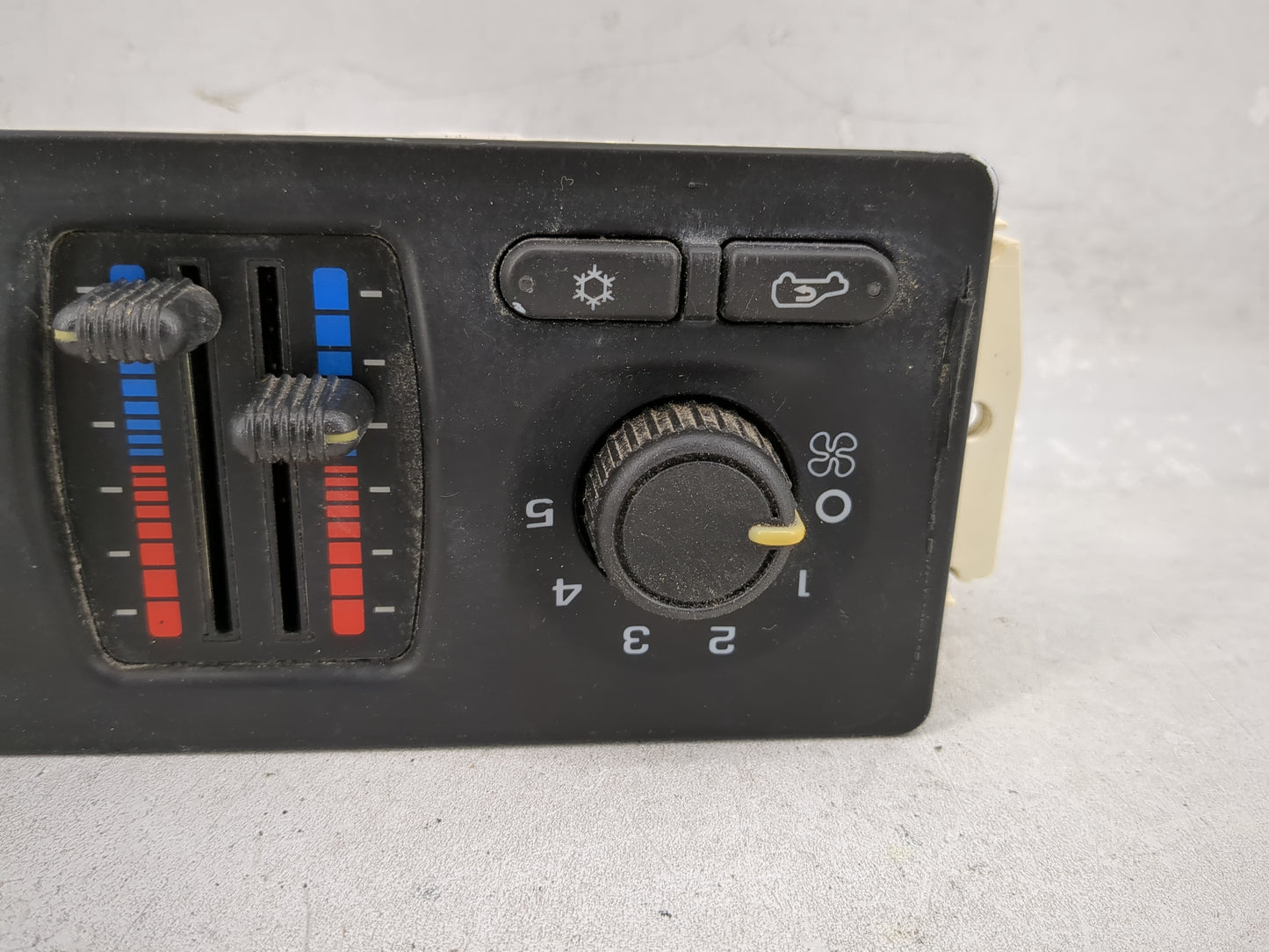 2005 Chevrolet Silverado 1500 Pickup Climate Control Module Temperature AC/Heater Replacement P/N:10370034 Fits Fits 2006 20