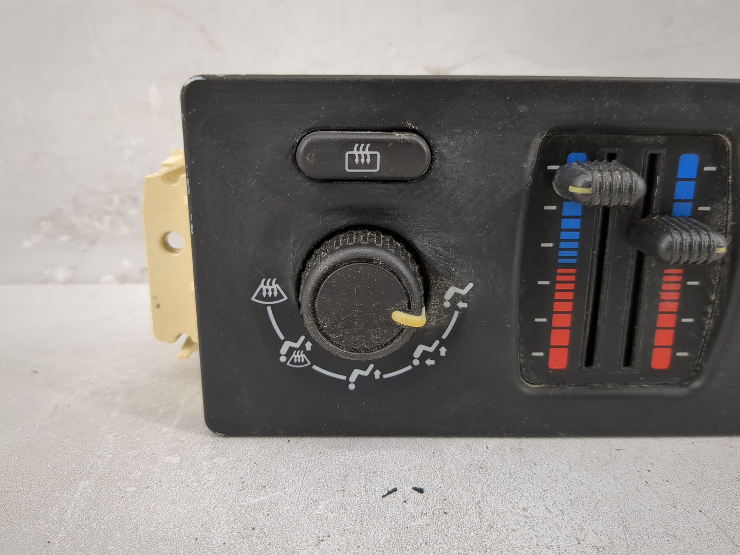 2005 Chevrolet Silverado 1500 Pickup Climate Control Module Temperature AC/Heater Replacement P/N:10370034 Fits Fits 2006 20
