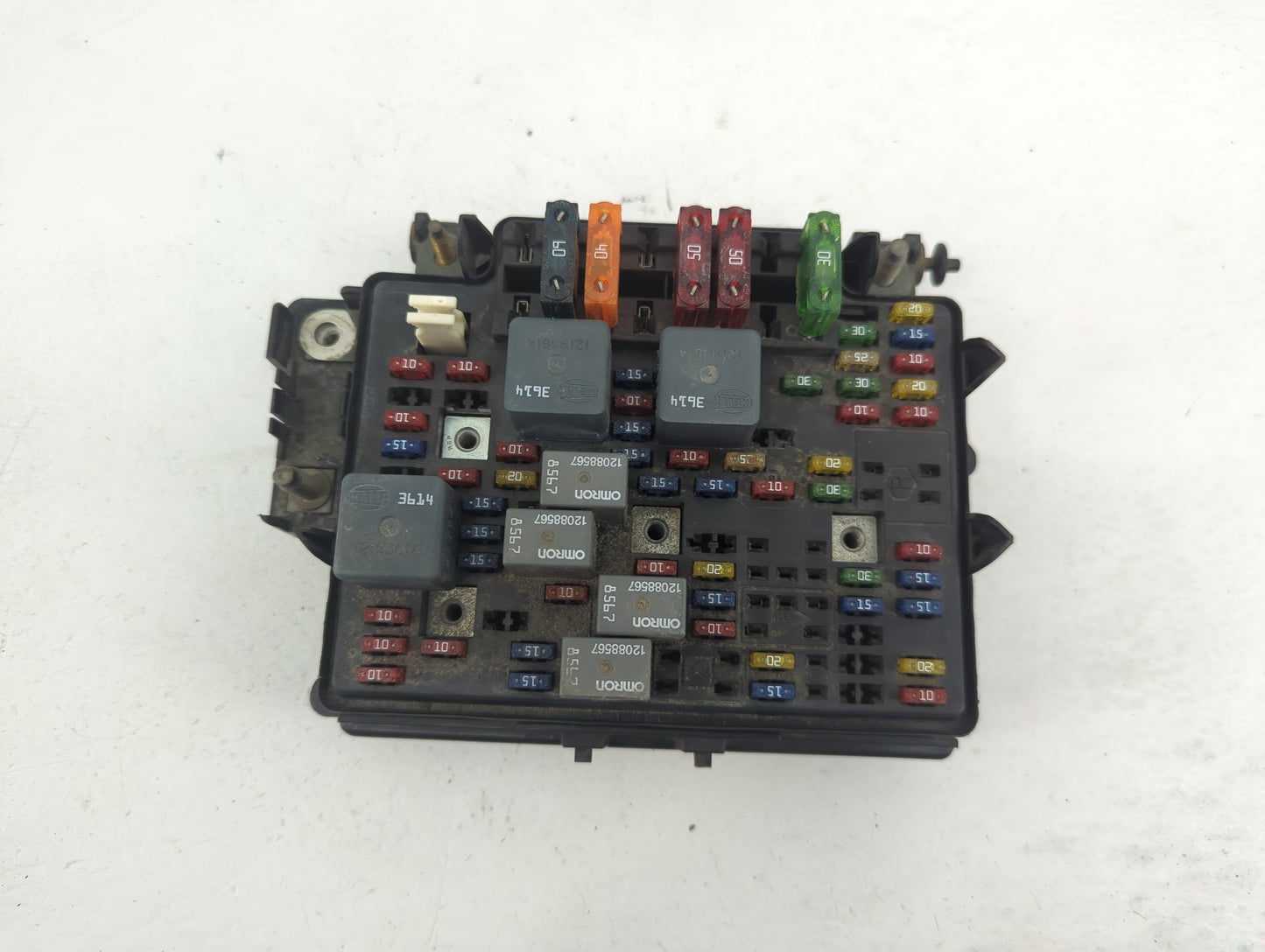 2003-2005 Chevrolet Silverado 2500 Fusebox Fuse Box Panel Relay Module P/N:15328806-05 Fits Fits 2003 2004 2005 2006 OEM Use