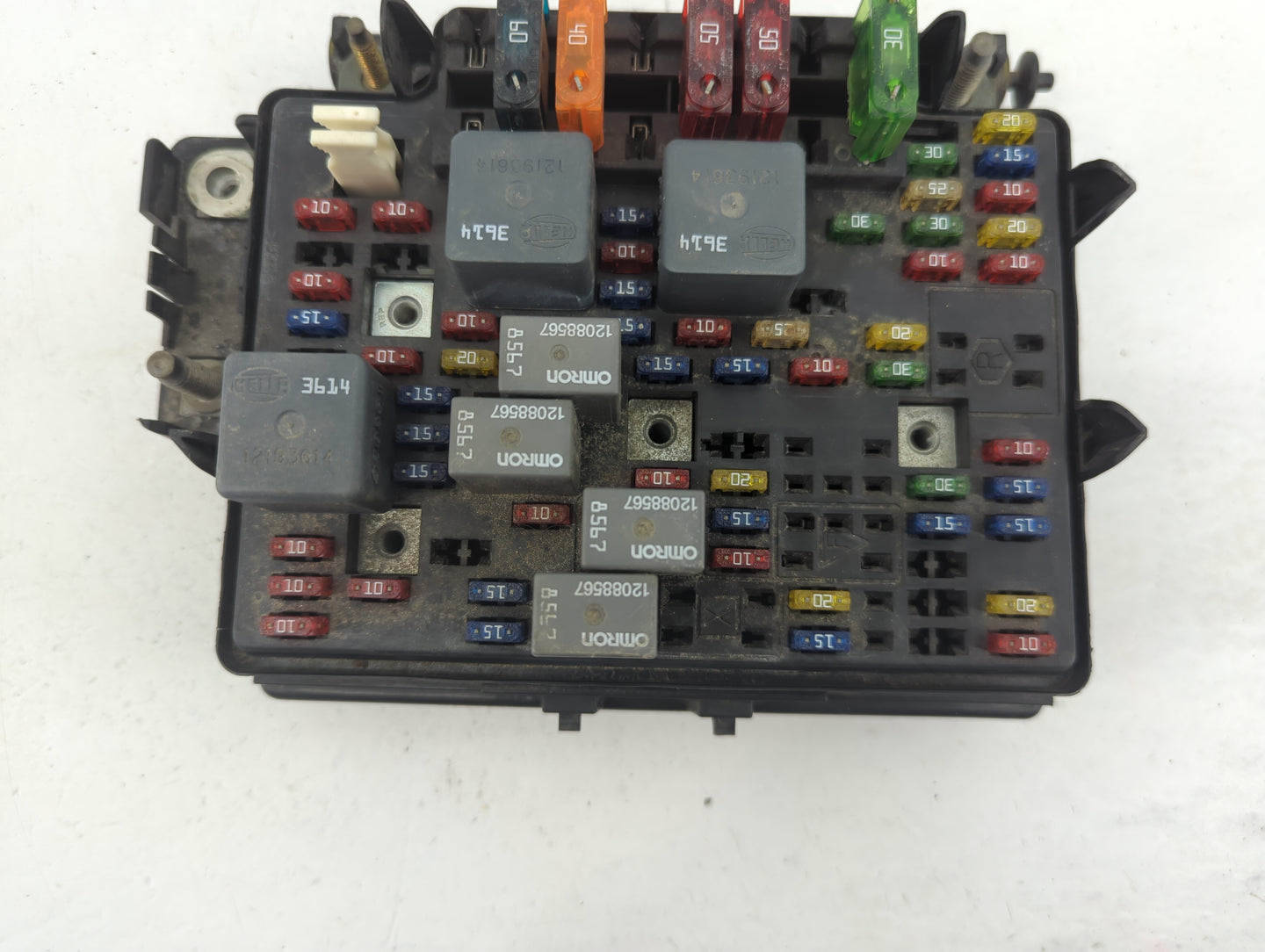 2003-2005 Chevrolet Silverado 2500 Fusebox Fuse Box Panel Relay Module P/N:15328806-05 Fits Fits 2003 2004 2005 2006 OEM Use