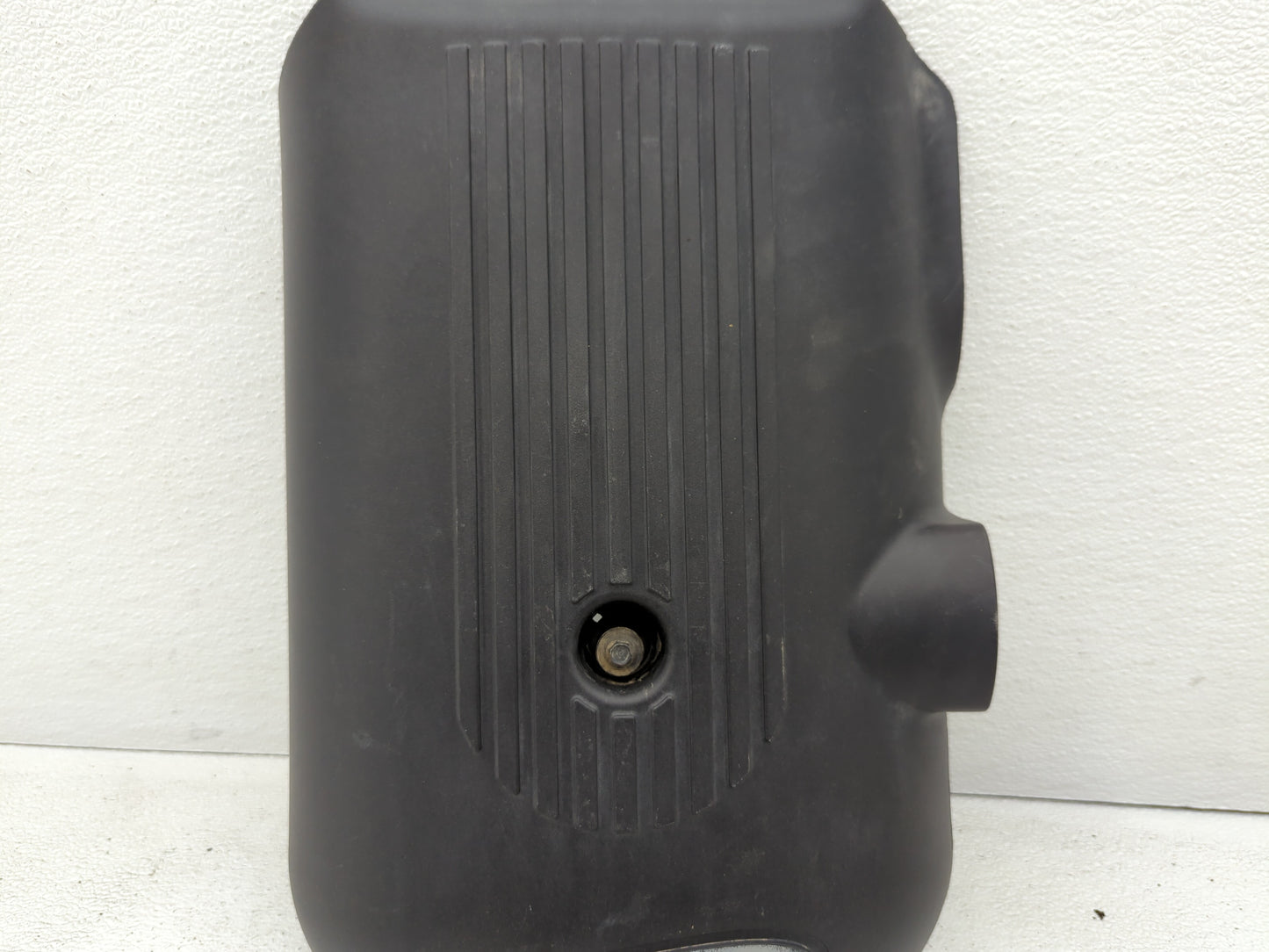 2005 Chevrolet Silverado 2500 Engine Cover - Oemusedautoparts1.com