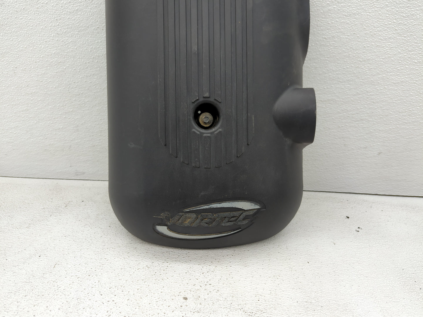2005 Chevrolet Silverado 2500 Engine Cover - Oemusedautoparts1.com
