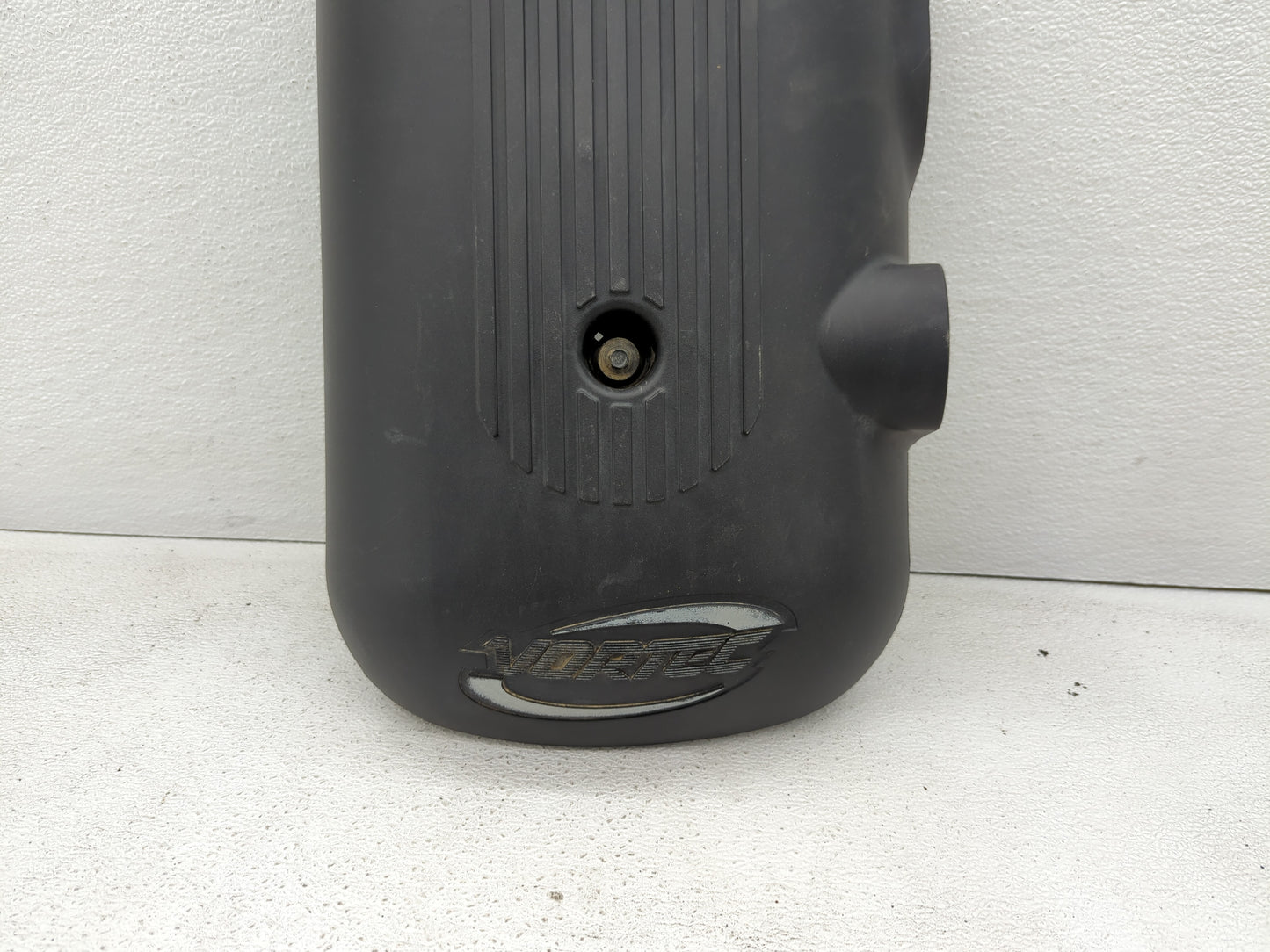 2005 Chevrolet Silverado 2500 Engine Cover - Oemusedautoparts1.com