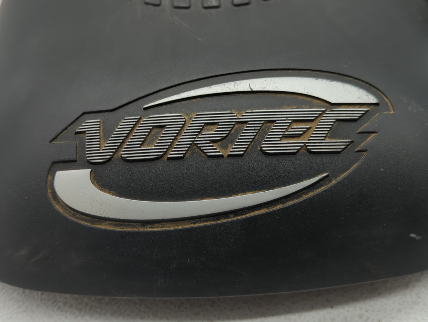 2005 Chevrolet Silverado 2500 Engine Cover - Oemusedautoparts1.com