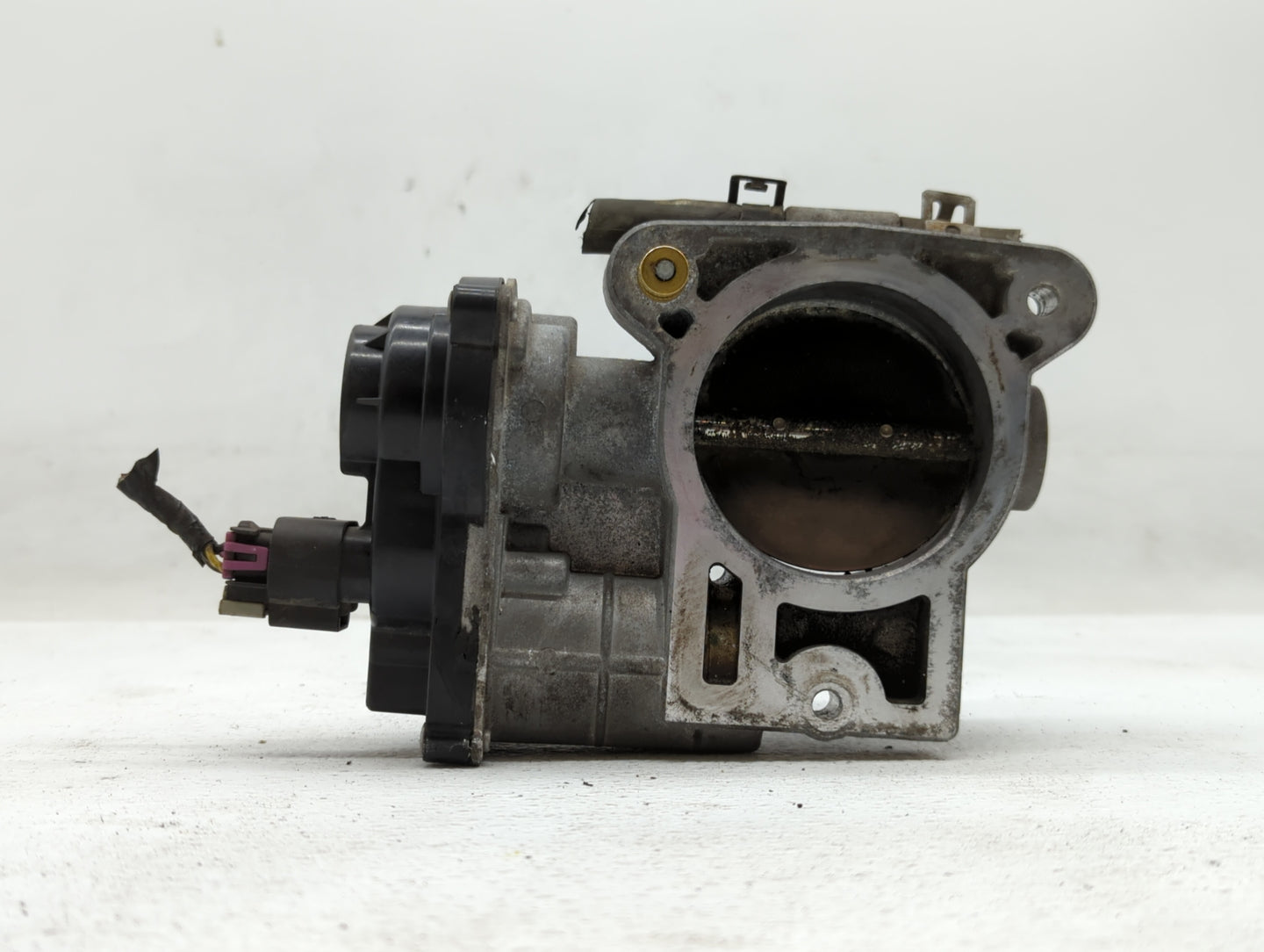 2003-2004 Chevrolet Silverado 2500 Throttle Body P/N:1257080 Fits Fits 2003 2004 2005 2006 2007 OEM Used Auto Parts - Oemuse