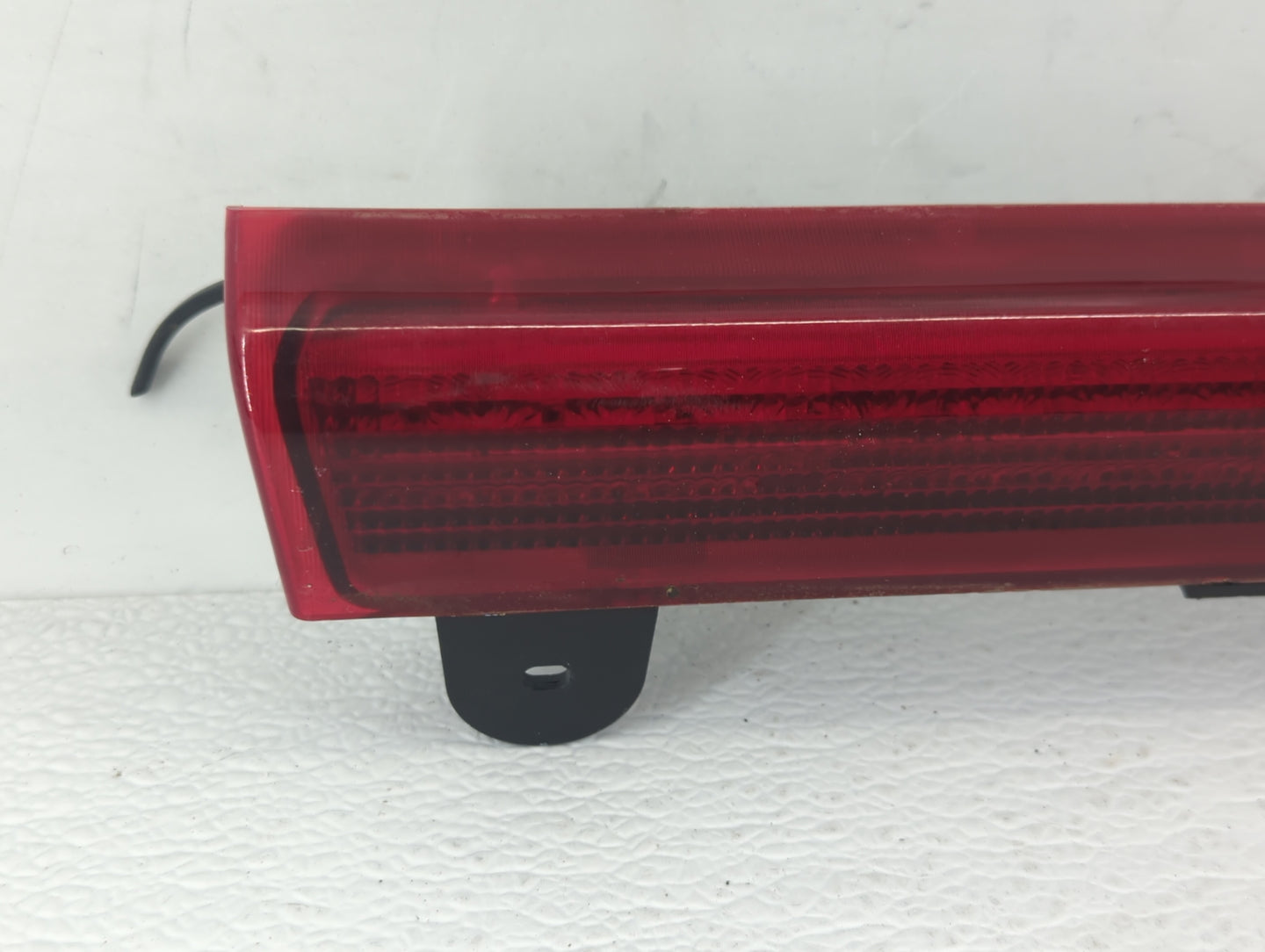 2005 Chevrolet Suburban Third Brake Light Tail Light Fits OEM Used Auto Parts - Oemusedautoparts1.com