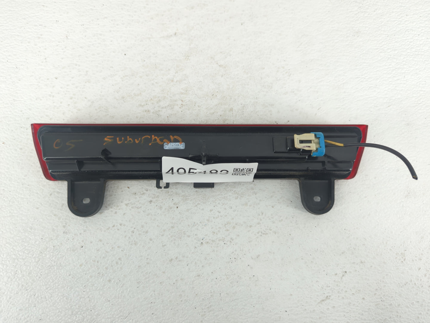 2005 Chevrolet Suburban Third Brake Light Tail Light Fits OEM Used Auto Parts - Oemusedautoparts1.com