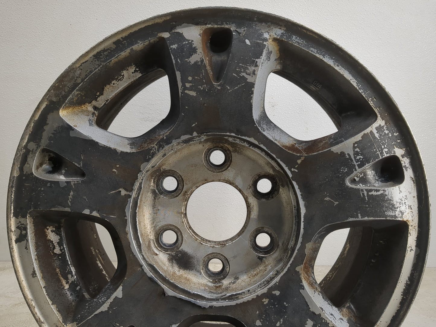 2001-2006 Chevrolet Suburban 1500 Oem Wheel Rim Black - Oemusedautoparts1.com