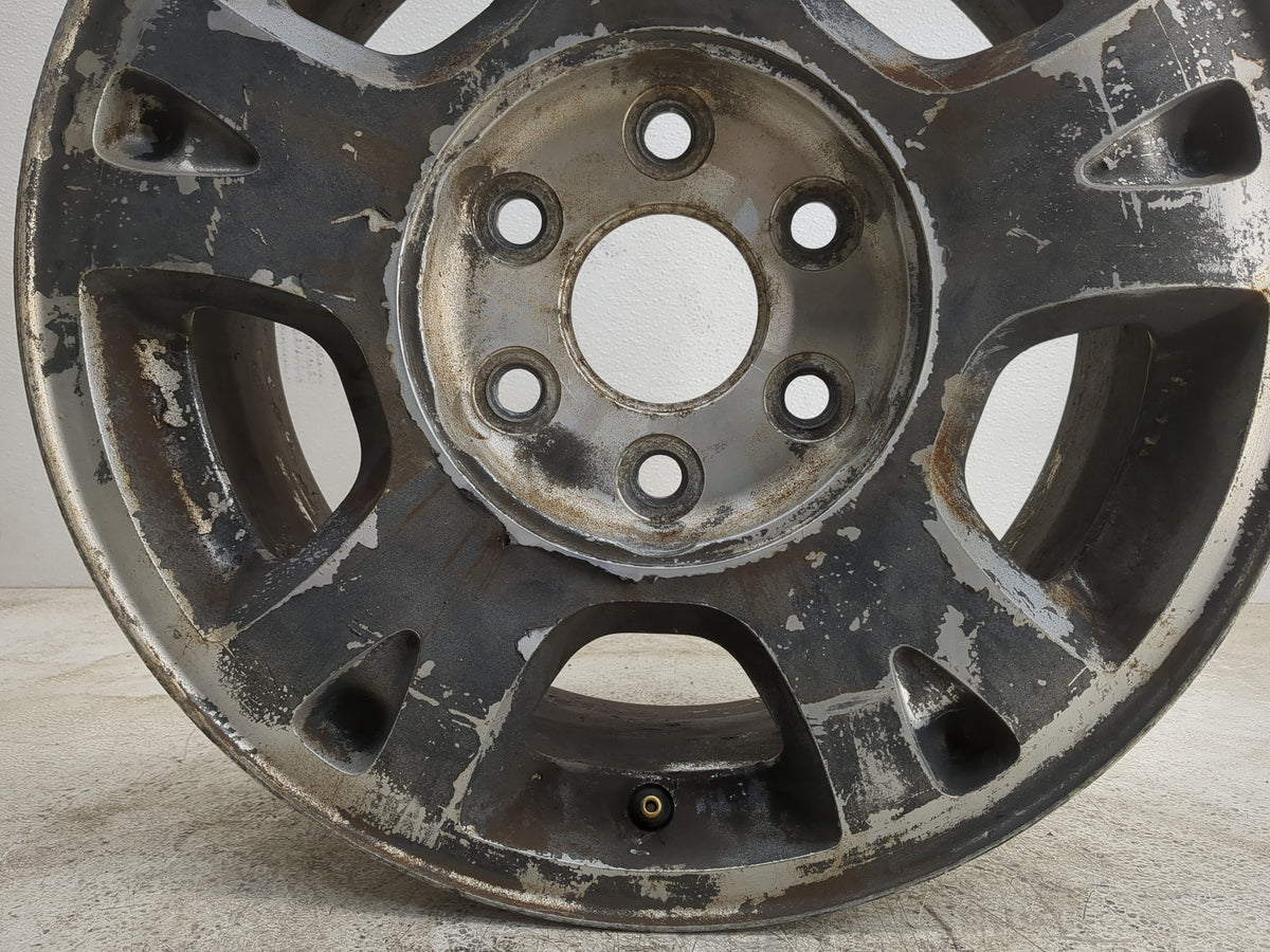 2001-2006 Chevrolet Suburban 1500 Oem Wheel Rim Black - Oemusedautoparts1.com