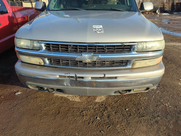 2000-2006 Chevrolet Suburban 1500 Front Grille Bumper Not Included - Oemusedautoparts1.com