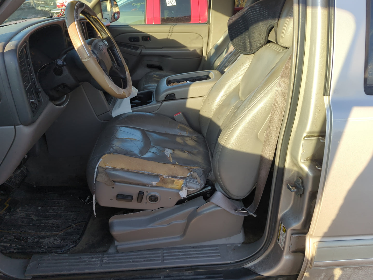 2003-2006 Chevrolet Suburban 1500 Driver Front Seat Oem - Oemusedautoparts1.com
