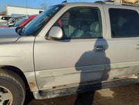2000-2006 Chevrolet Suburban 1500 Driver Front Door Oem 1267833 - Oemusedautoparts1.com