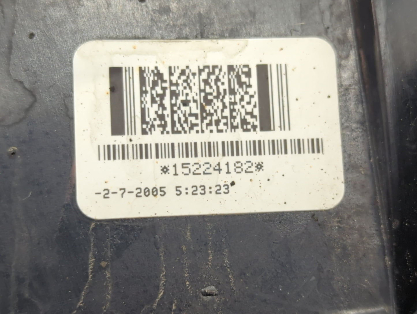 2004-2006 Chevrolet Suburban 1500 Tail Light Assembly Passenger Right OEM P/N:16525376 Fits Fits 2004 2005 2006 OEM Used Aut