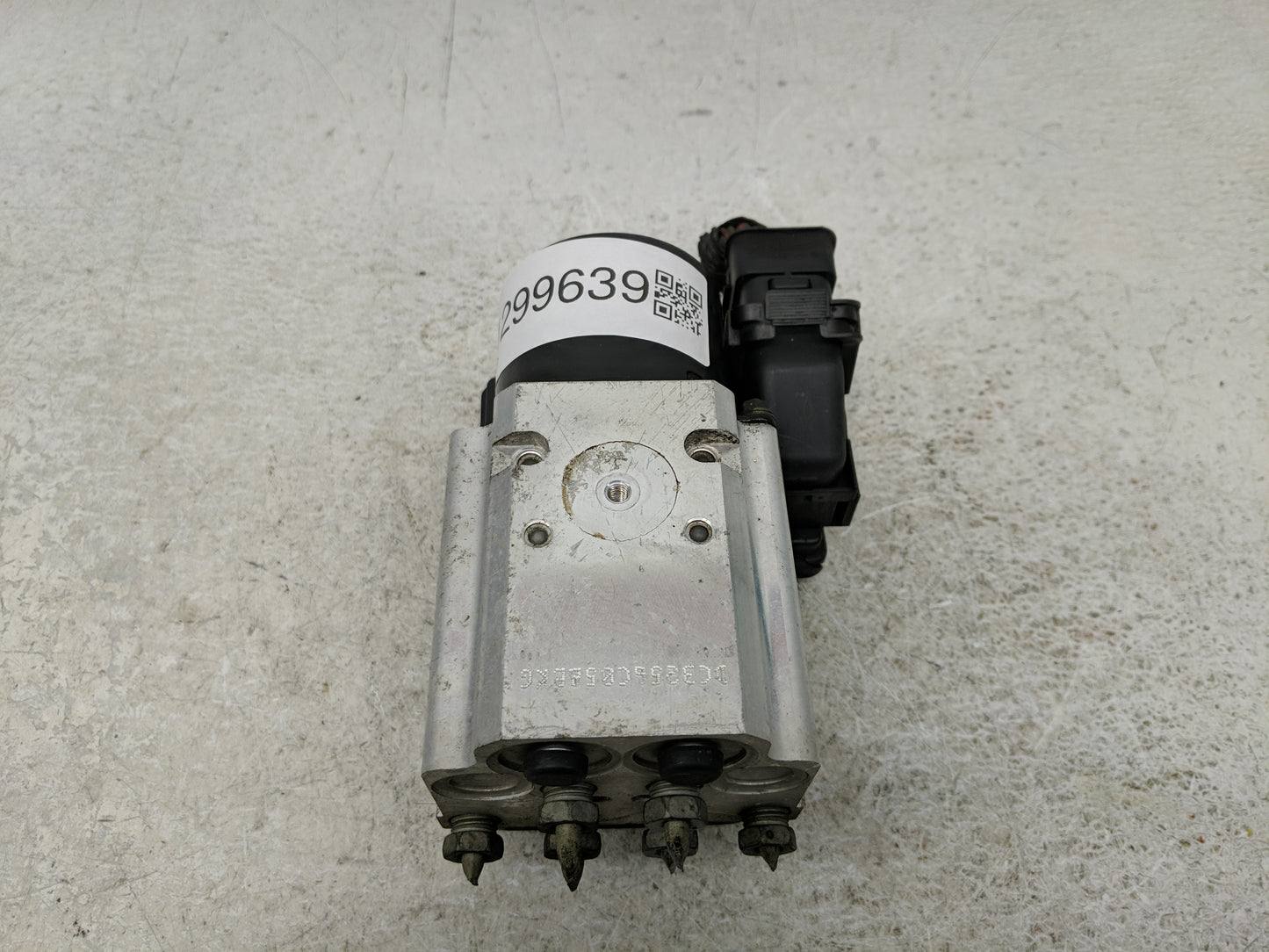 2004-2006 Chevrolet Suburban 1500 ABS Pump Control Module Replacement P/N:13642512M Fits Fits 2004 2005 2006 OEM Used Auto P