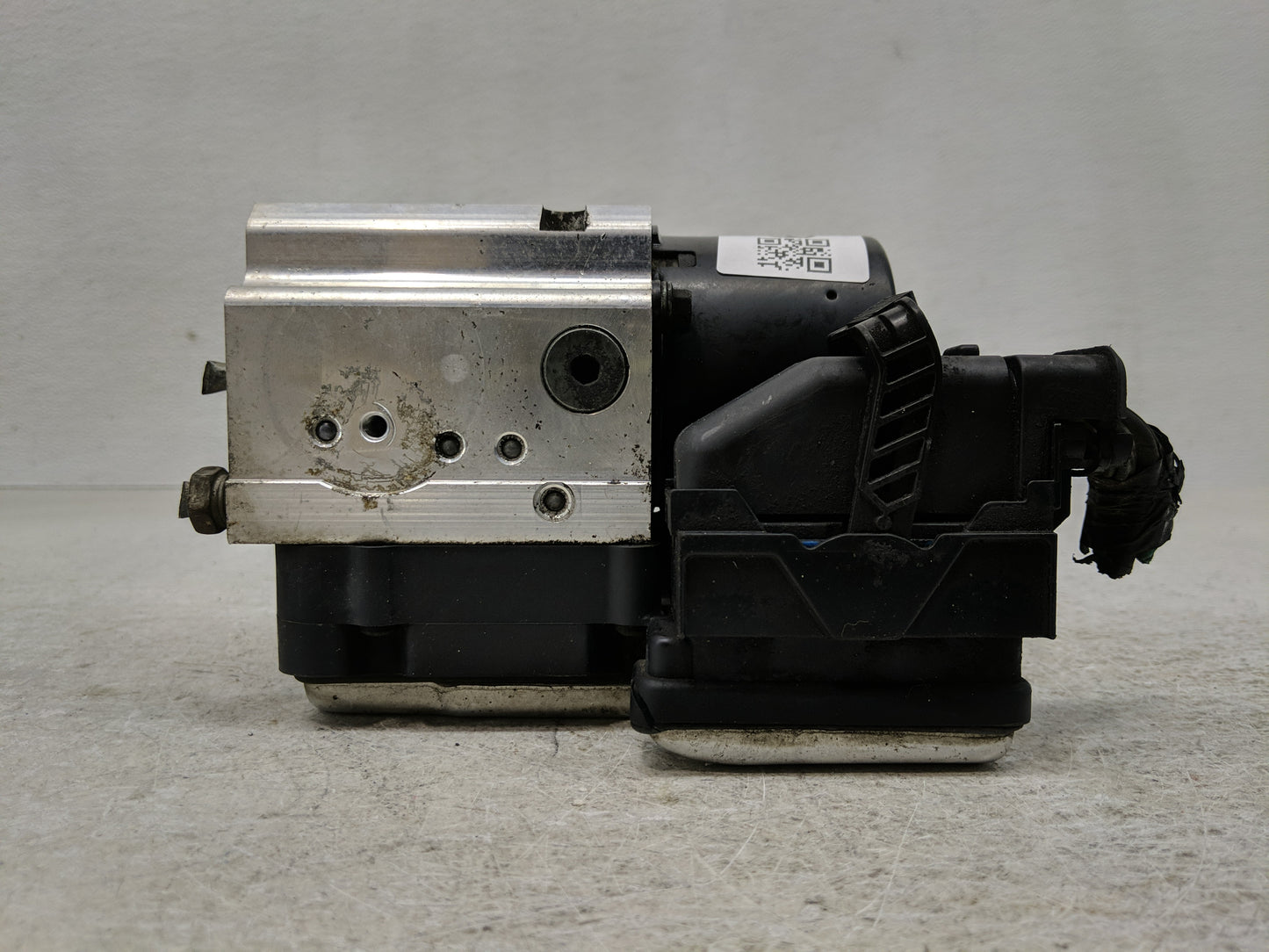 2004-2006 Chevrolet Suburban 1500 ABS Pump Control Module Replacement P/N:13642512M Fits Fits 2004 2005 2006 OEM Used Auto P