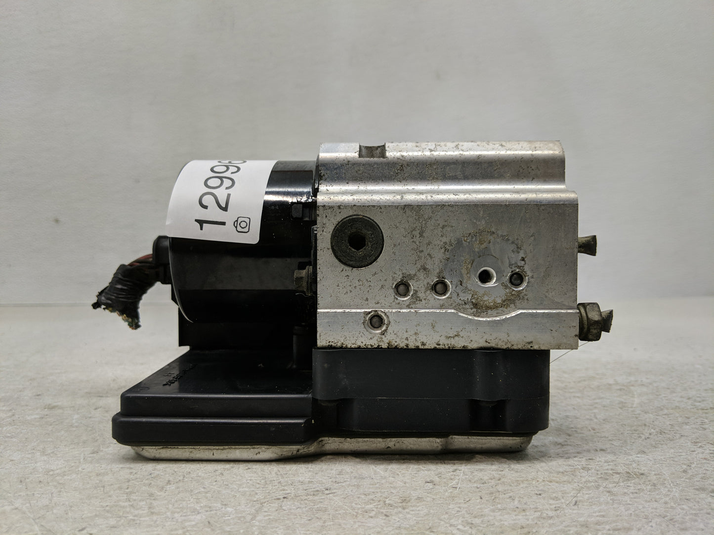 2004-2006 Chevrolet Suburban 1500 ABS Pump Control Module Replacement P/N:13642512M Fits Fits 2004 2005 2006 OEM Used Auto P